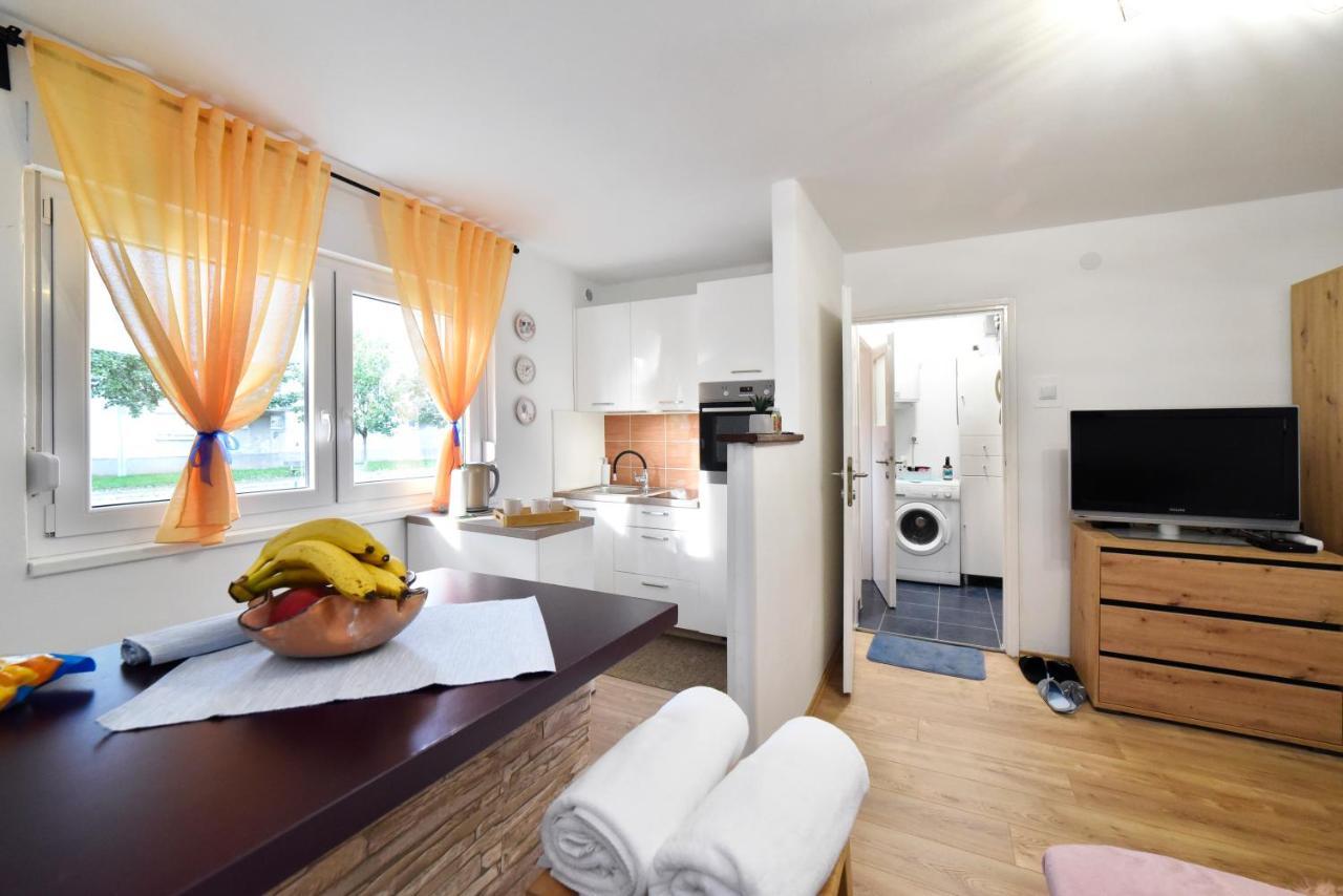 Studio Apartment Aneta Zagreb Exterior foto